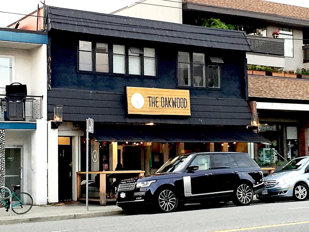 The Oakwood Canadian Bistro - Gastropub - Vancouver
